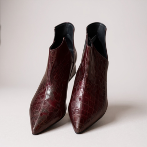 Χειροποίητα δερμάτινα μποτάκια