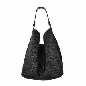 Χειροποίητη δερμάτινη τσάντα με πλεκτή υφή