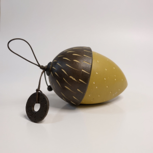 Χριστουγεννιάτικο κεραμικό βελανίδι-γούρι 2026