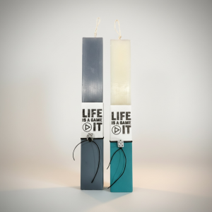 Χειροποίητη πασχαλινή λαμπάδα με μεταλλικό στοιχείο ζάρι